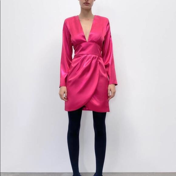 ZARA BLOGGER FAVORITE LAMINATED MINI DRESS FUCHSIA - Picture 11 of 14